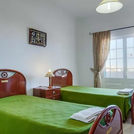Olhos De Agua Sleeps 6 Pool Air Con Wifi *
