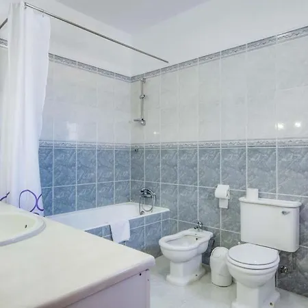 Olhos De Agua Sleeps 6 Pool Air Con Wifi